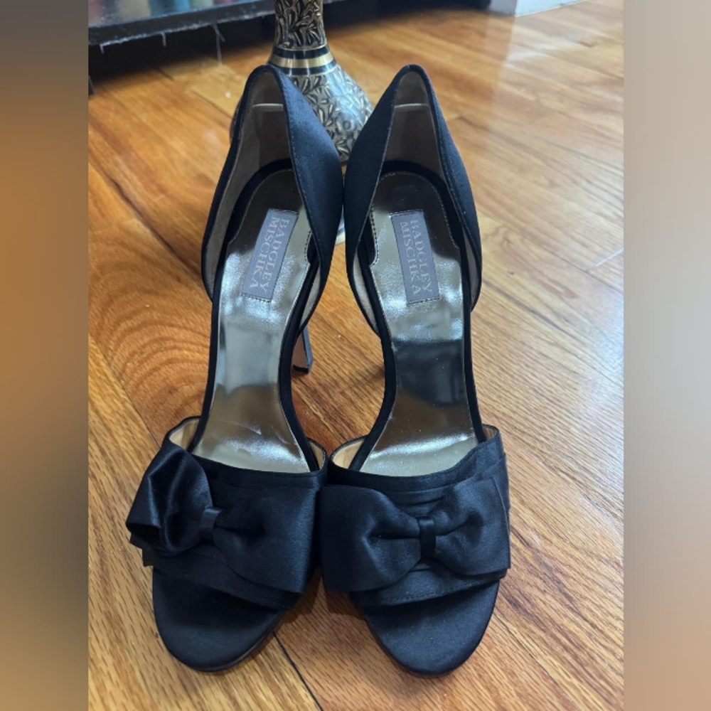 Badgley Mischka Black Satin Peep Toe d'Orsay Pumps With Bow 9 1/2 M Elegant
